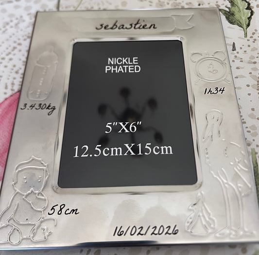 Cadre Naissance Personnalisé – Souvenir Unique Gravé avec Prénom & Détails de Naissance